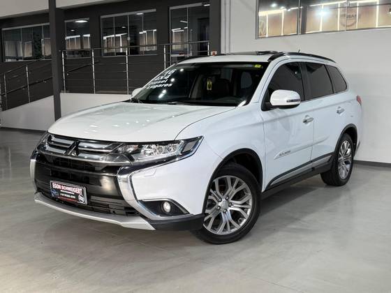 MITSUBISHI OUTLANDER 2.2 4X4 16V DIESEL 4P AUTOMÁTICO MITSUBISHI OUTLANDER 2.2 4X4 16V DIESEL 4P AUTOMÁTICO